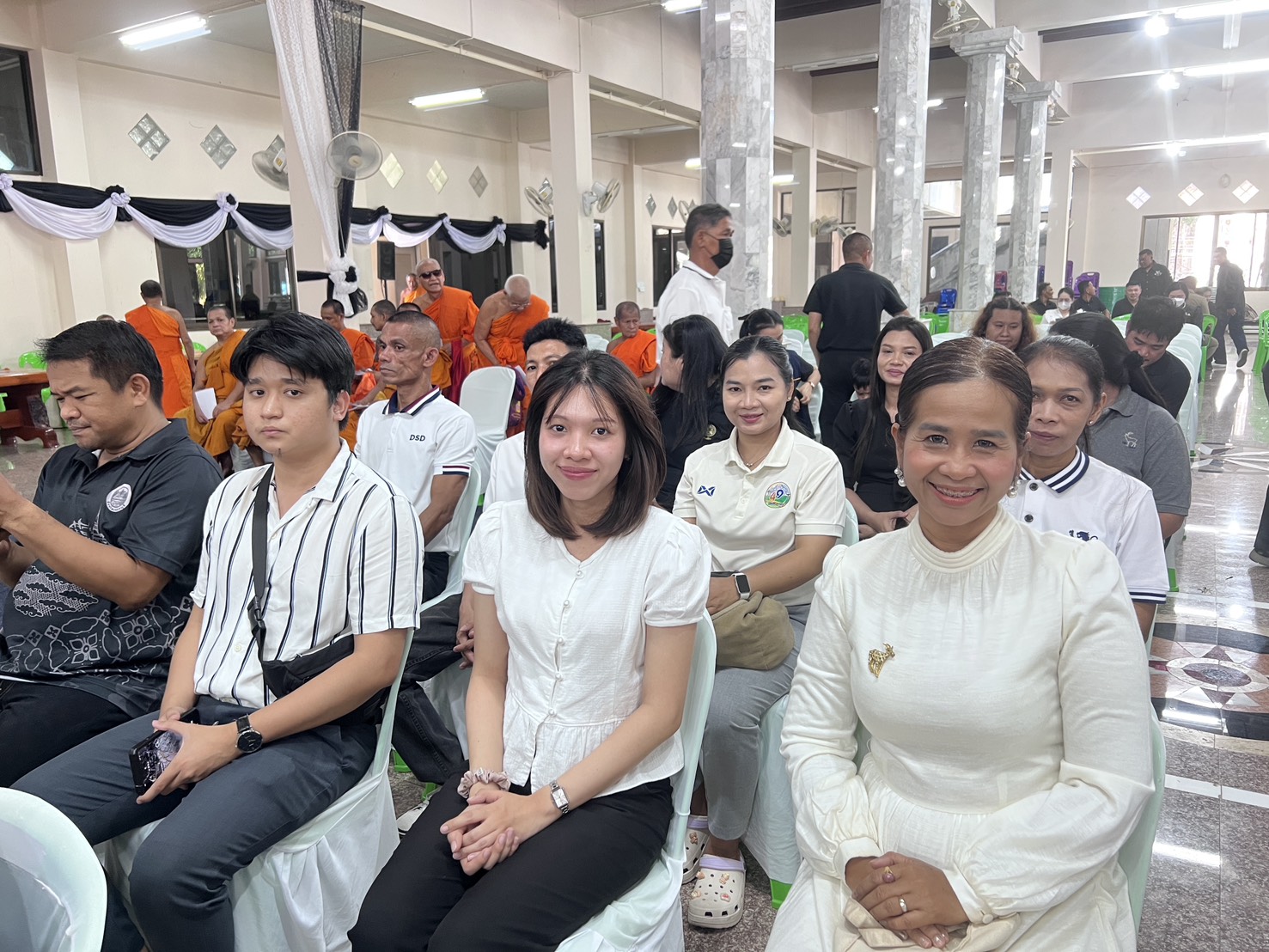 title - ปฏิรูปที่ดินจังหวัดเพชรบุรี พร้อมด้วย เจ้าหน้าที่ ส.ป.ก.เพชรบุรี ร่วมพิธีสวดพระพุทธมนต์และเจริญจิตภาวนาอุทิศถวายแด่ สมเด็จพระนางเจ้าสิริกิติ์ พระบรมราชินีนาถ พระบรมราชชนนีพันปีหลวง